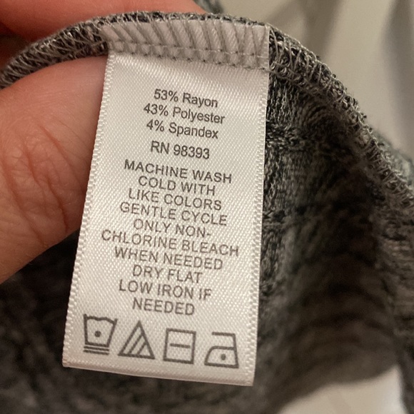 Women’s long soft, lightweight cardigan - Picture 3 of 4